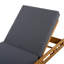 Chaise longue de patio réglable en bois d'acacia avec coussin triple Hofmann