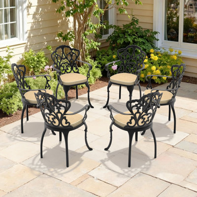 Chaise de patio en fonte d'aluminium 6 pièces avec cadre noir et coussins blanc cassé