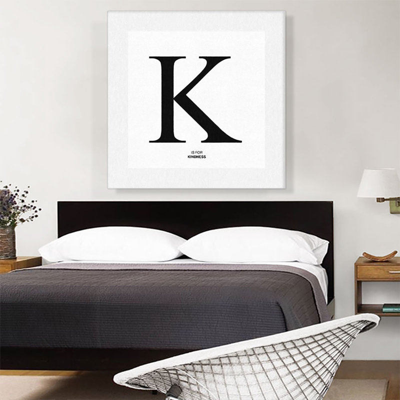 "Modern" noir et blanc, gris, alphabet Serif, lettre K - reproduction d'art textuel sur toile tendue