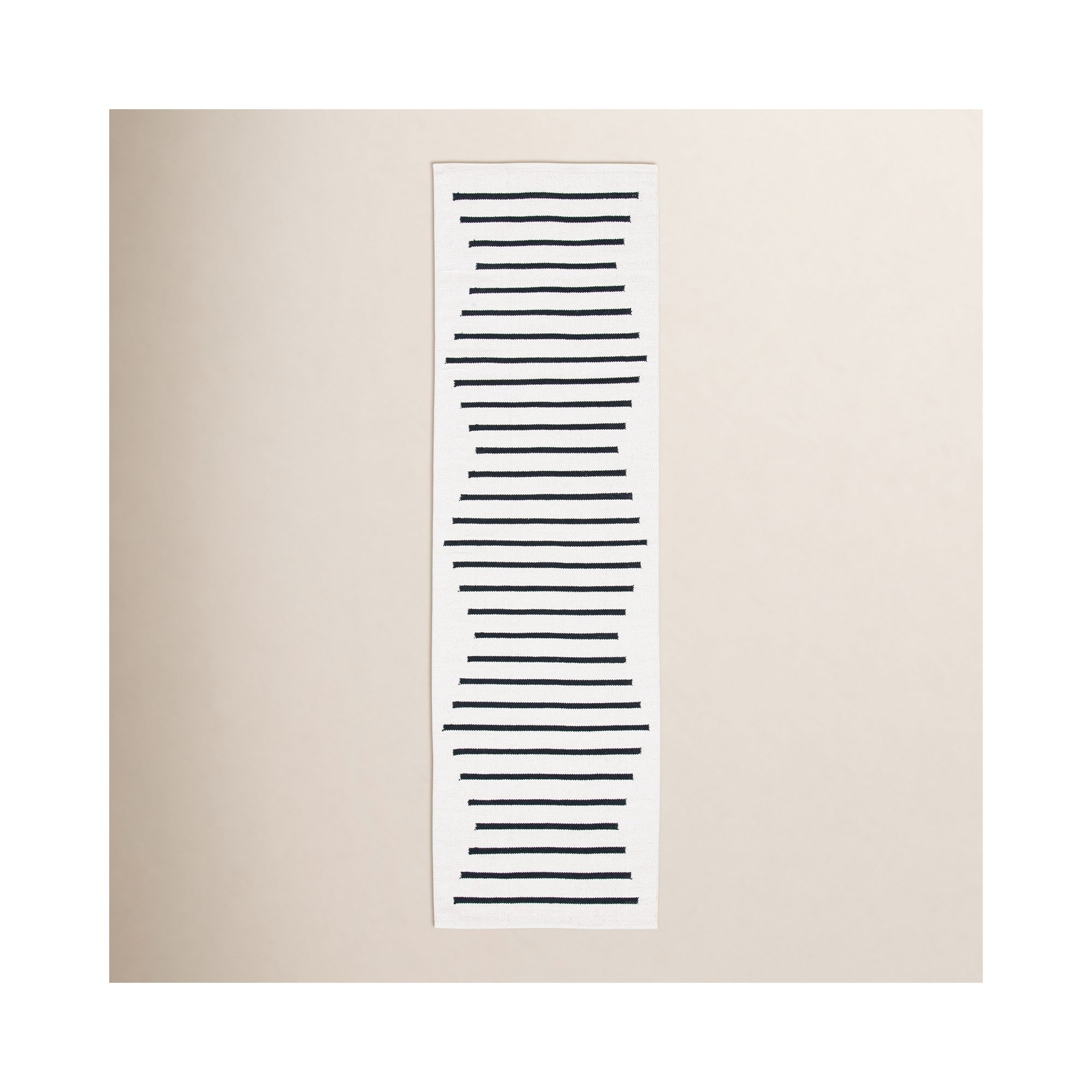 Mando Handmade Cotton Ivory/Black Rug, Runner 2'3" x 8'