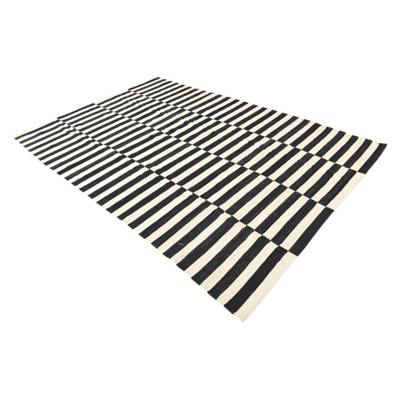 Tapis noir et blanc Orta