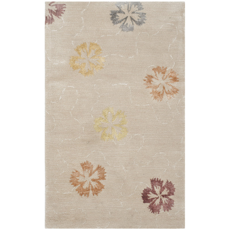Coreatha Martha Stewart Viscos/Wool Floral Rug in Beige, Rectangle 2'6" x 4'3"