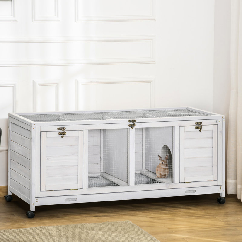 Plateau ouvert en bois gris avec cloison et portes accessibles