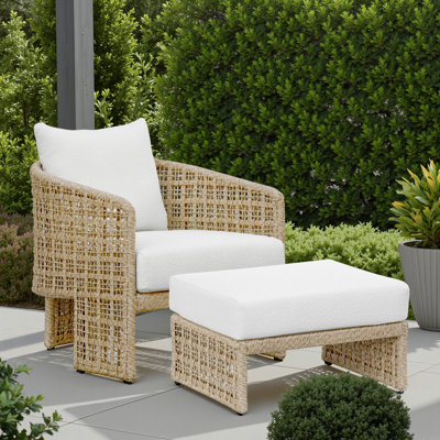 Fauteuil club d'extérieur en corde naturelle Driftbay avec coussin blanc et repose-pieds assorti