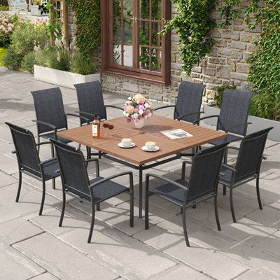 Ensemble repas pour 8 personnes avec chaises empilables