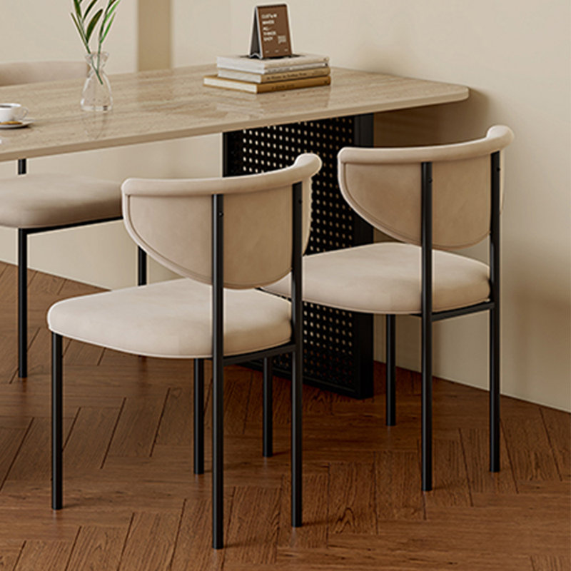 Pupitre beige avec pieds en métal noir, H 29,52 po x l 70,86 po x P 35,43 po