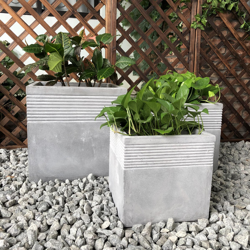 Gaines Planter Box
