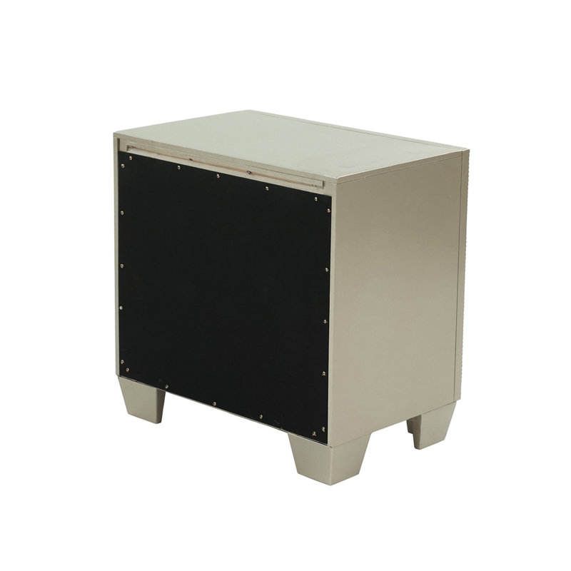 Table de chevet contemporaine argentée avec 2 tiroirs et design en miroir