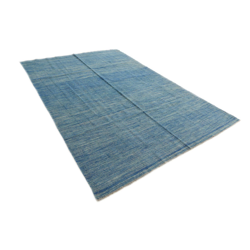 Tapis bleu Newsom
