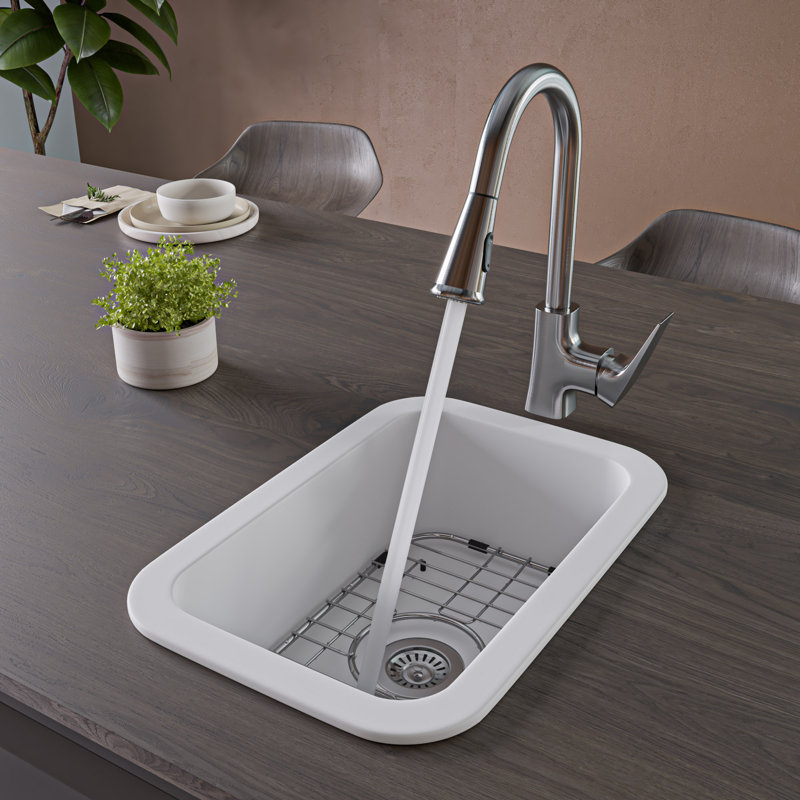 Évier de cuisine rectangulaire blanc en acier réfractaire encastrable ou à montage sur plan ABF1319UD-W de marque ALFI avec grille