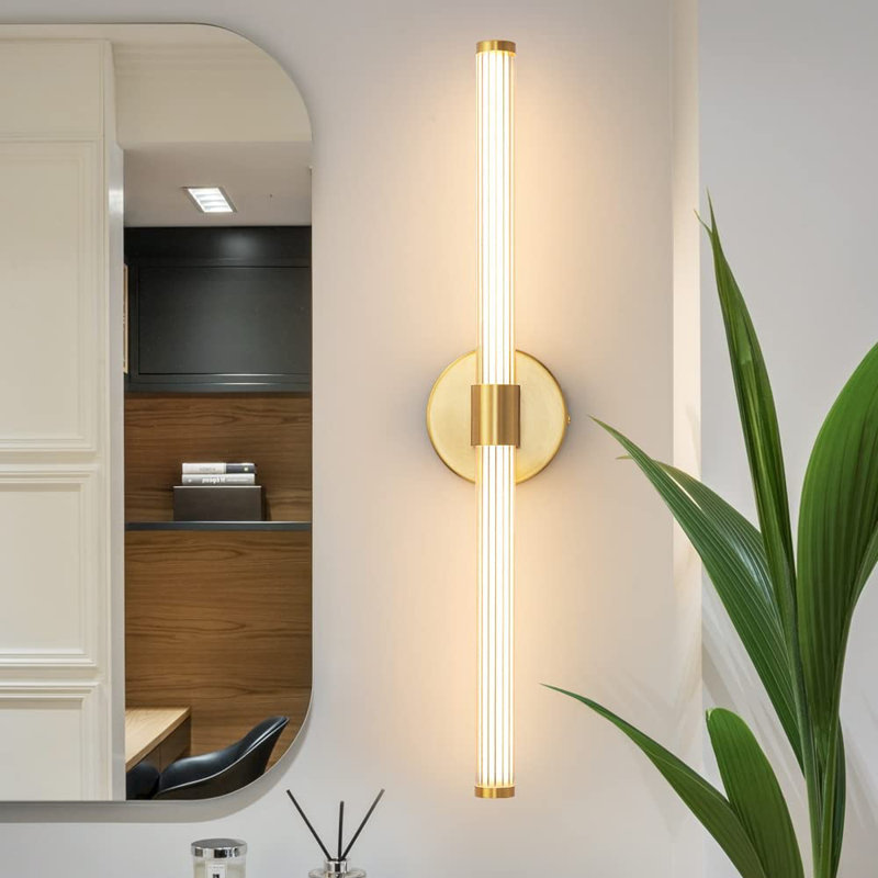Barre d'éclairage de salle de bain 1 lumière à DEL Buchan, H 4,3 po x l 30,31 po x P 3,2 po, Doré, 3000 K