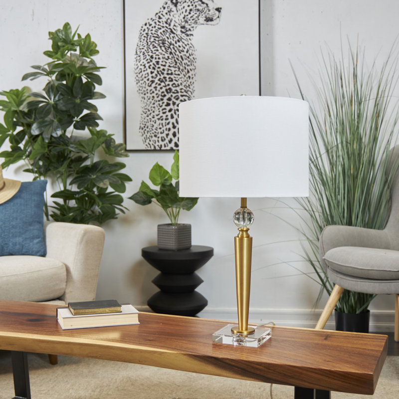 Lampe d'appoint en forme de cône inversé Grane