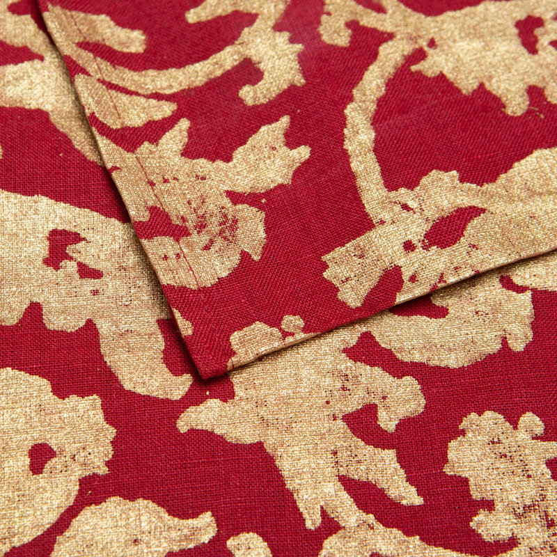 Saint-Rémy DOr Handmade Floral Tablecloth, 106" x 71", Rouge