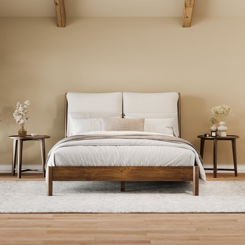 Lit tapissier en bois massif Chad, Grand lit