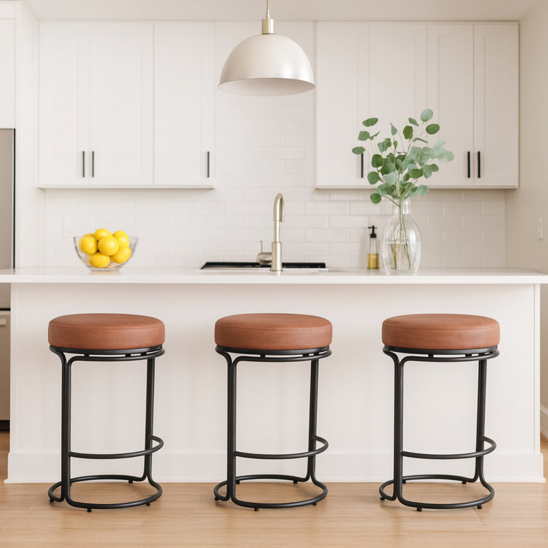 Tabouret de comptoir pivotant 26,5 po Skyelee, Cuir cognac végétalien