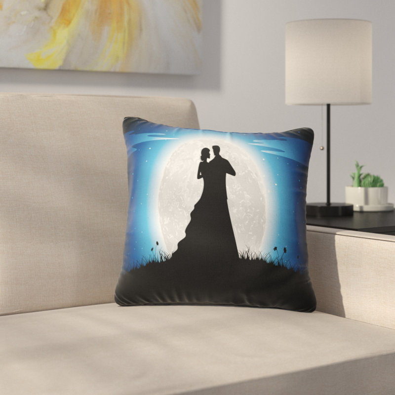 Coussin romantique couple à l’intérieur de la nuit, 16 po x 1 po