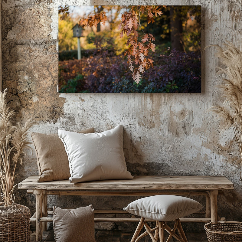 Toile dans un automne tranquille, tableau d'une cascade d'art brun et de feuilles d'or, spirales gracieuses des branches noueuses d'une toile