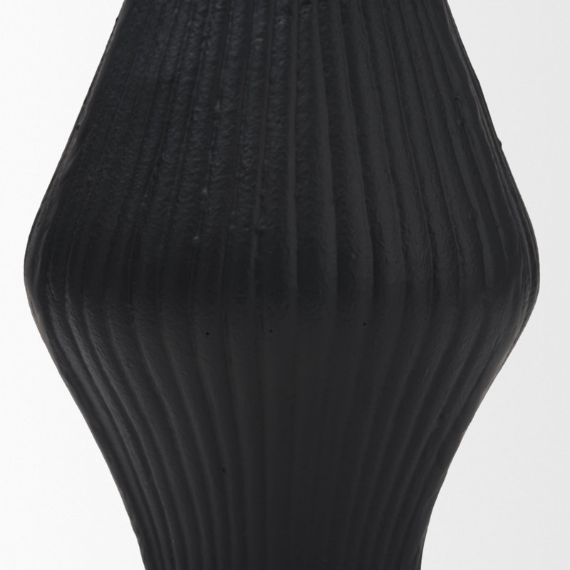 Vase sablier patiné en métal noir mat Patine, L 7,5 x l 7,5 x H 15,3, Noir