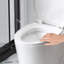 Toilette de salle de bain, double chasse 1,1 / 1,6, céramique, blanc brillant, siège allongé à fermeture douce, siège confort blanc, bol