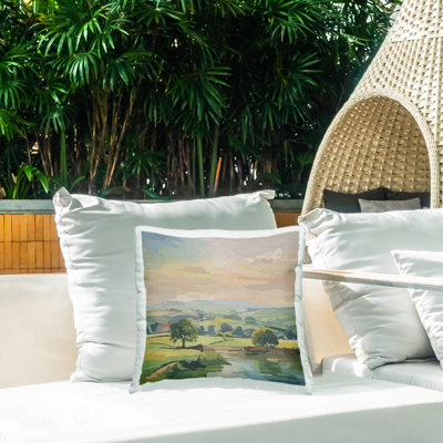 Coussin d'extérieur chaud Warm Sunrise Over California Mountains, design par Amelia Noyes