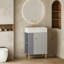 Meuble-lavabo de 21,6 po avec finition grise, lavabo en céramique, porte à fermeture en douceur, tablettes ouvertes, matériau, entretien facile avec accents en cuivre brossé à motif de vagues, armoires latérales, pour nettoyer la surface-1326842462