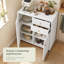 Buffet moderne avec 2 tiroirs, 2 portes et 3 tablettes ajustables, idéal pour un coin café dans la salle à manger ou l'entrée.