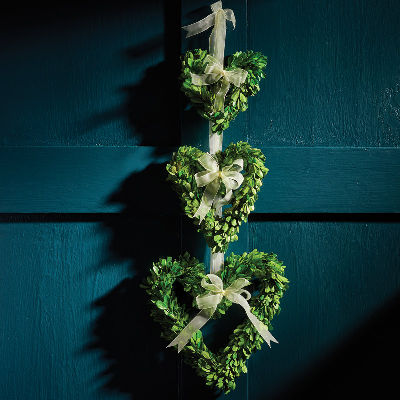 Javin Preserved Boxwood Wreath