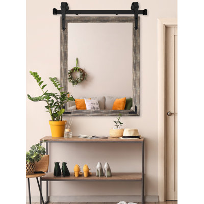 Miroir vertical moderne avec rail de porte de grange en acier et supports de coin décoratifs en métal Modern