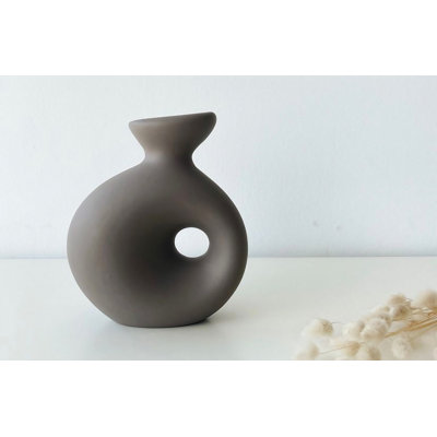 Conzuelo Ceramic Table Vase