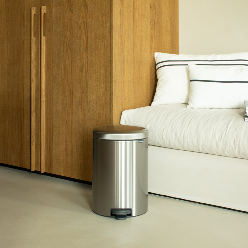 Poubelle à pédale de 5,3 gallons (20 litres) sur pied Newica, Acier mat anti-traces de doigts