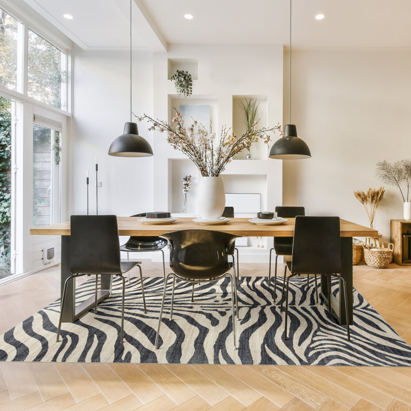 Tapis zèbre noir ivoire Samira Zebra, Rectangle 7 pi 10 po x 10 pi