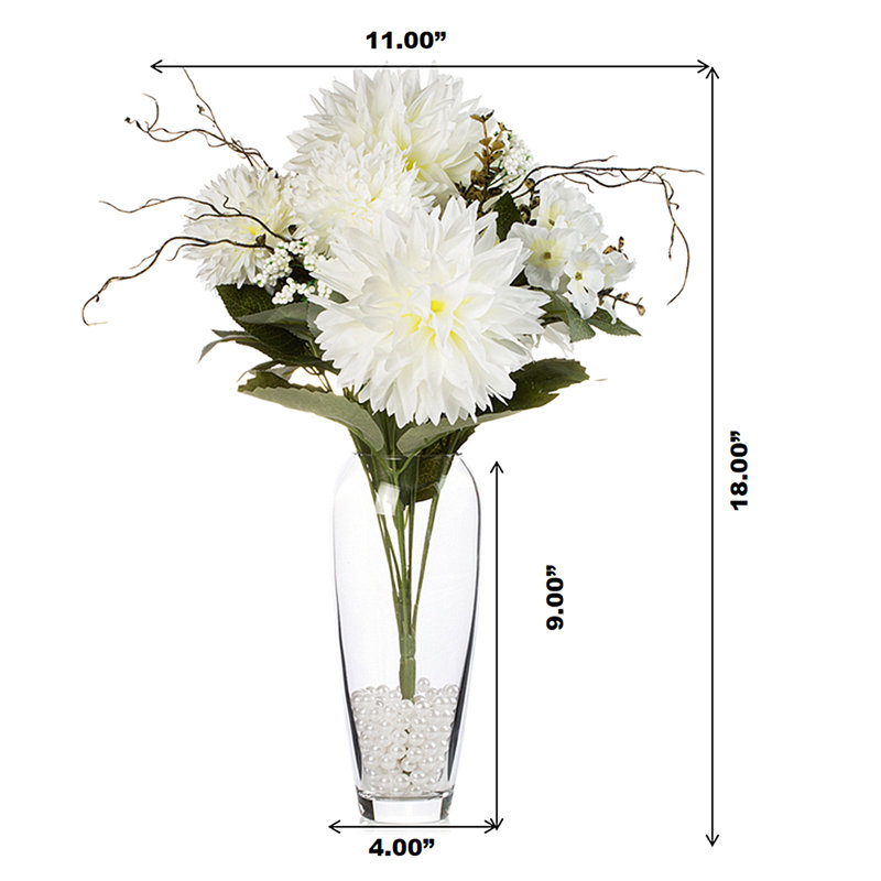 Dahlia dans un vase, Crème