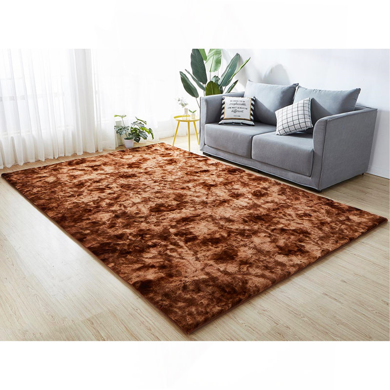 Tapis rectangulaire en fausse fourrure de luxe Lily Chinchilla