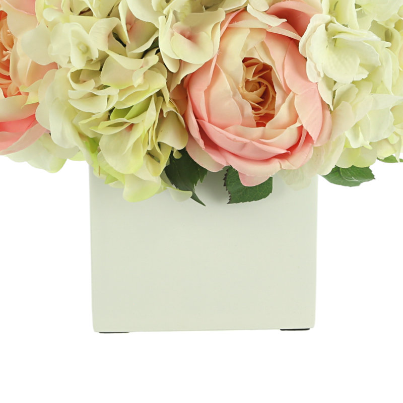 Arrangement floral mixte en pot