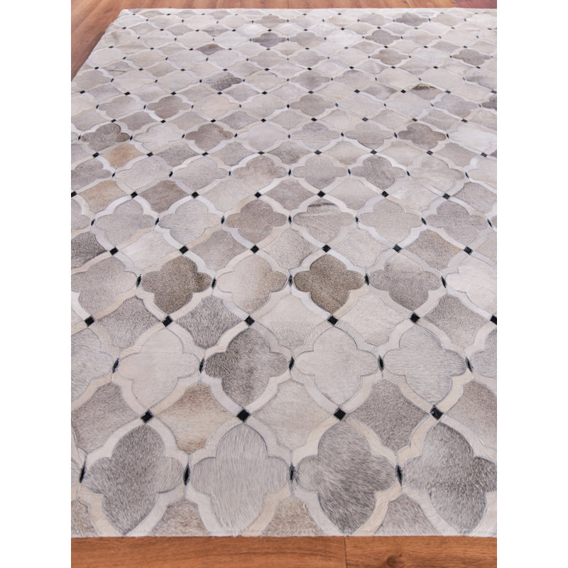 Natural Hide Geometric Handmade Cowhide Beige/Ivory/Dark Gray Area Rug, Rectangle 9'6" x 13'6"