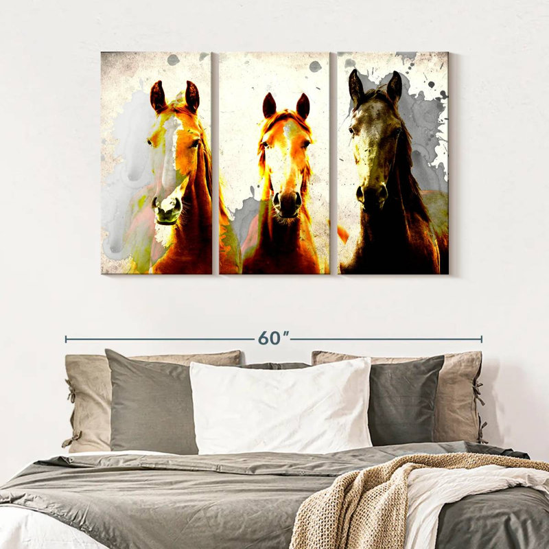 Trois têtes de cheval, reproduction sur toile, H 50 po x l 32 po x P 1,25 po