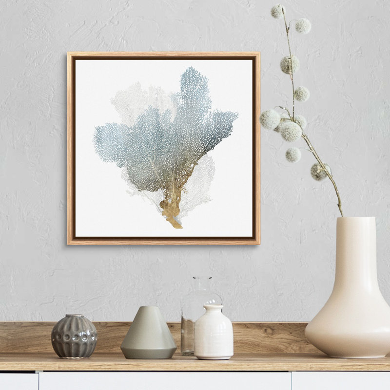 «Delicate Coral III» par Isabelle Z - reproduction d'art sur toile, Toile avec cadre photo, H 17,25 po x l 17,25 po
