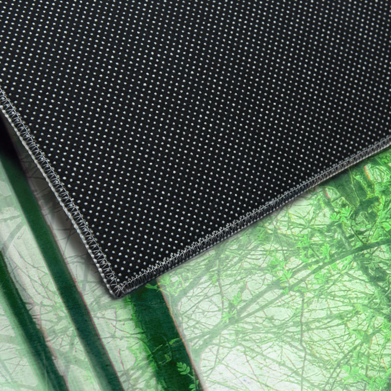 Tapis vert lavable Forest in The Lake taille 5 pi x 8 pi, douceur avec envers antidérapant