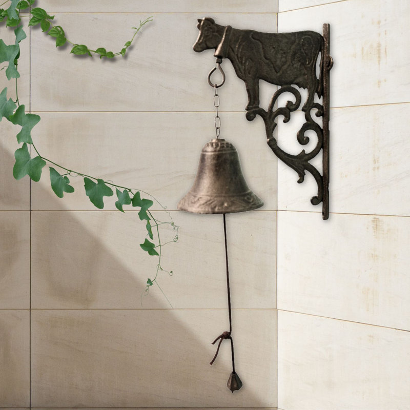 Cloche en fer forgé rustique