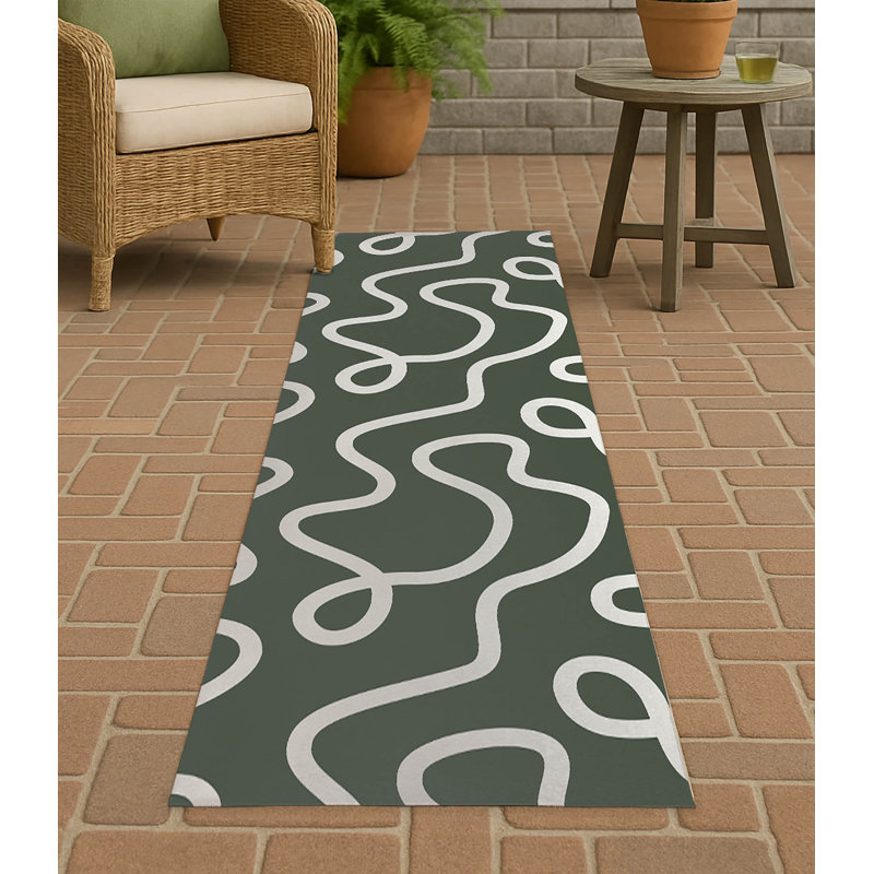Squig Non-Slip Outdoor Rug, Runner 2'6" x 8'
