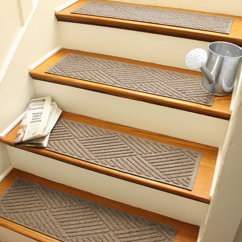 Ensemble de 4 marches d'escalier intérieur / extérieur 8,5 po x 30 po WaterHog® Diamonds, Chameau