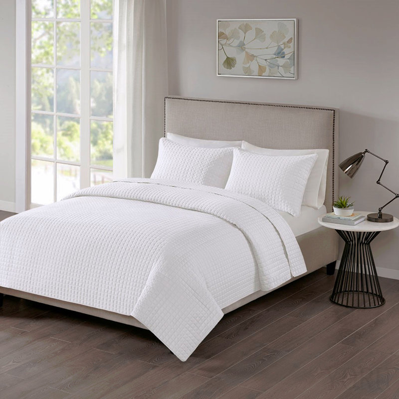 3 Piece Reversible Quilt Set White Full/Queen