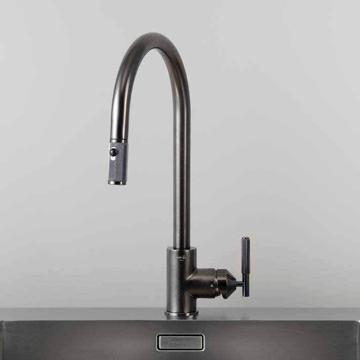 Kitchen Faucet / Pull-Out With Dual Spray / Linear, Gun Metal