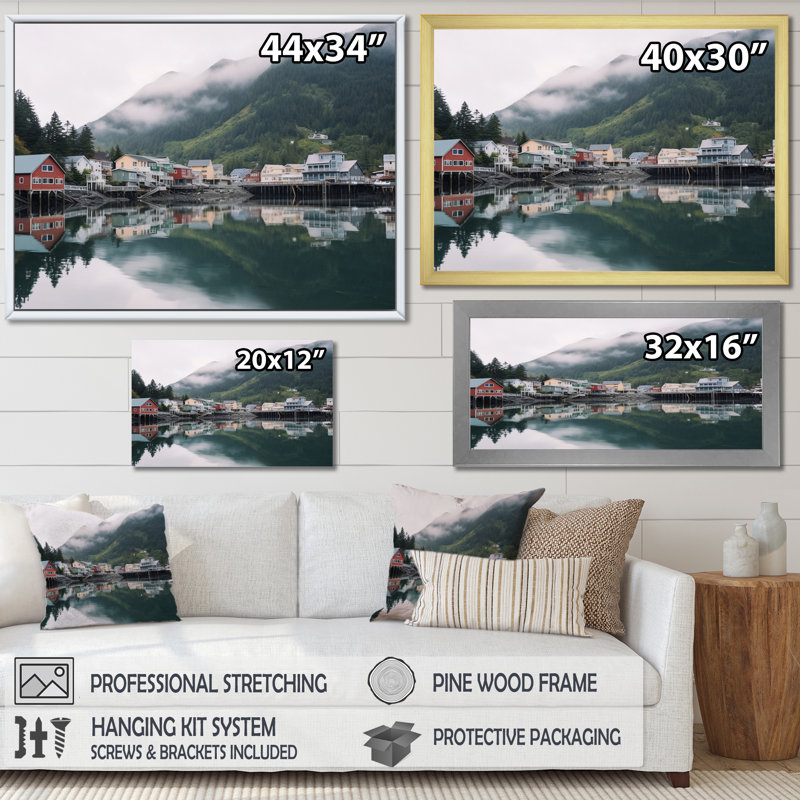 «Alaska Village on the Lake», reproduction sur toile, H 24 po x l 32 po x P 1 po, Cadre photo blanc