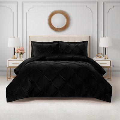 Juicy Couture Kiss Pleat Plush Micromink Comforter Sets