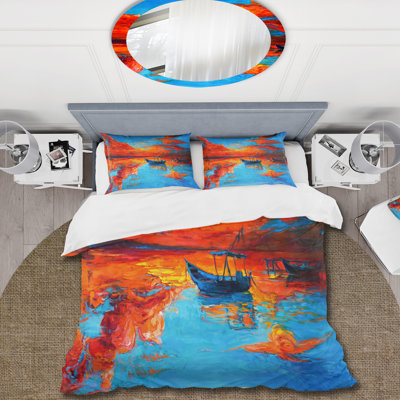 Bateaux qui se reposent sur l'eau pendant un coucher de soleil chaud VI - ensemble de housse de couette nautique - microfibre de polyester