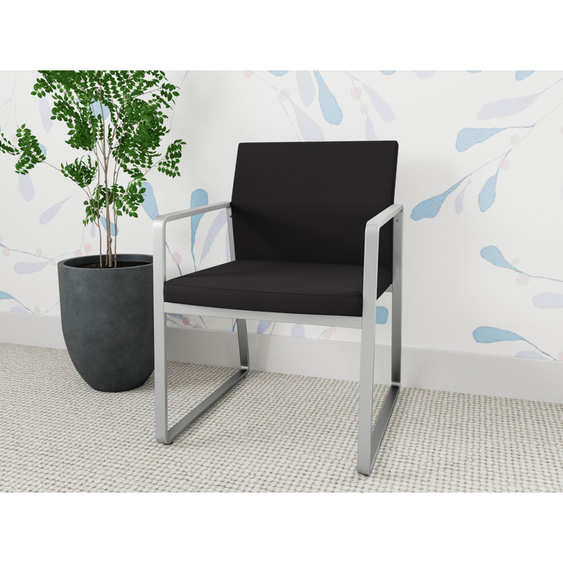 Chaise d'invité Gansett, Portes ouvertes en tissu noir, Argent