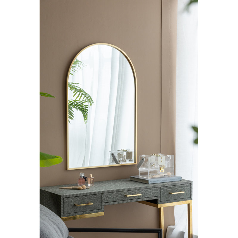 Miroir arqué 24 "x 36" avec cadre en métal, Doré
