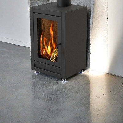 Small domestic metal wood-burning heating walls
