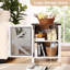 Table de chevet avec station de charge Farmhouse, table de chevet 18 po avec porte grillagée et tablette réglable, table d'appoint rustique pour salon de chambre à coucher, blanc